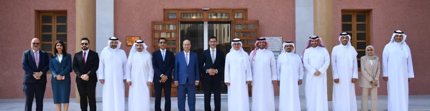 رؤساء تحرير عدد من الصحف المحلية وممثلوها يزورون  مبنى بلدية المنامة التاريخي ويطّلعون على المعرض البلدي