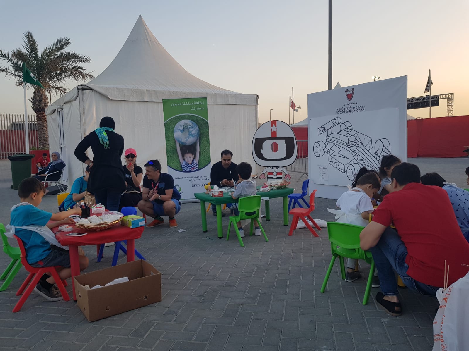 بلدية "الجنوبية" تشارك بركن متنوع ومميز في فعاليات الفورمولا 1