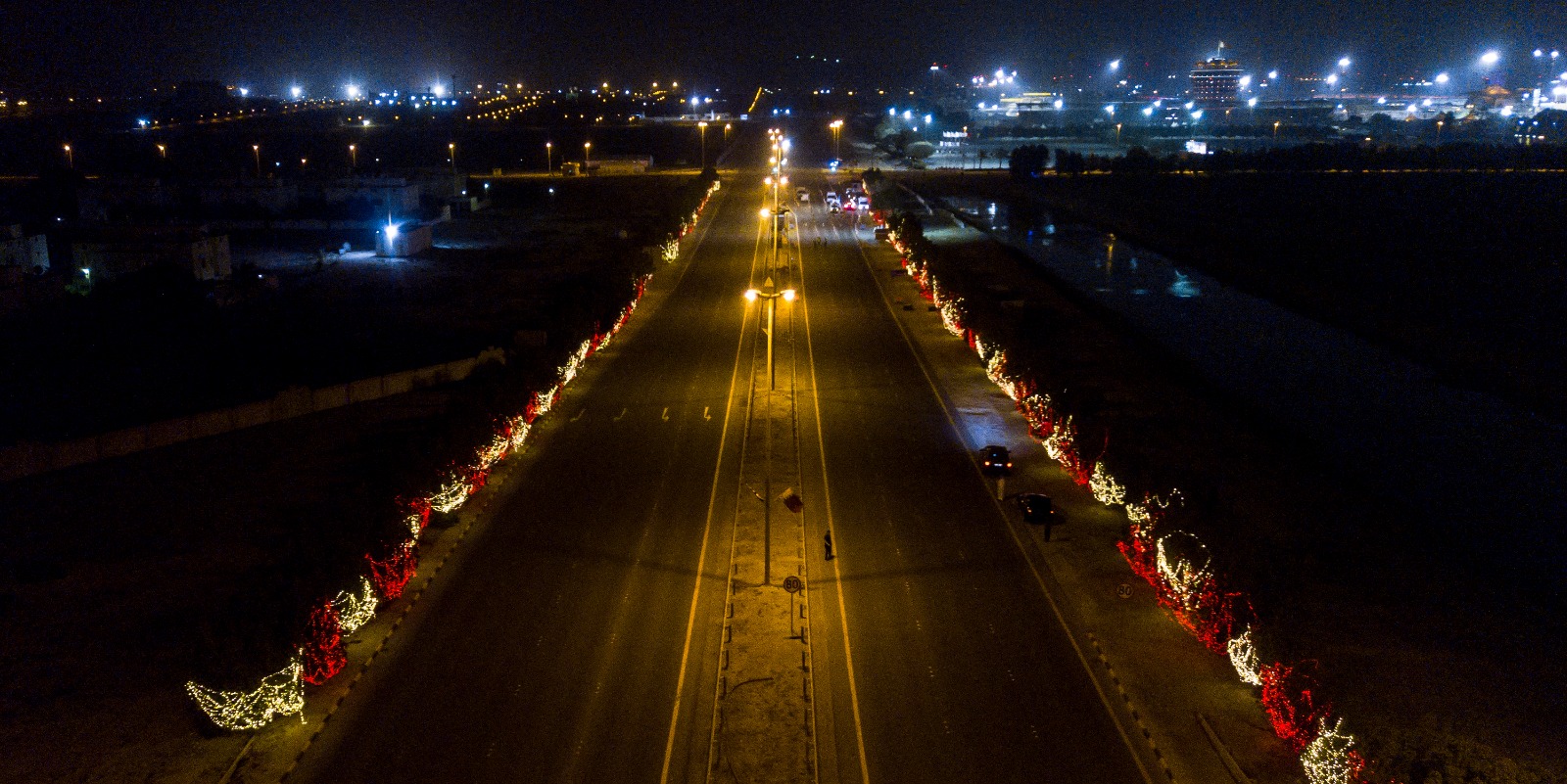 بلدية "الجنوبية" تضيء شوارعها بالزينة بالتزامن مع سباق الفورمولا1