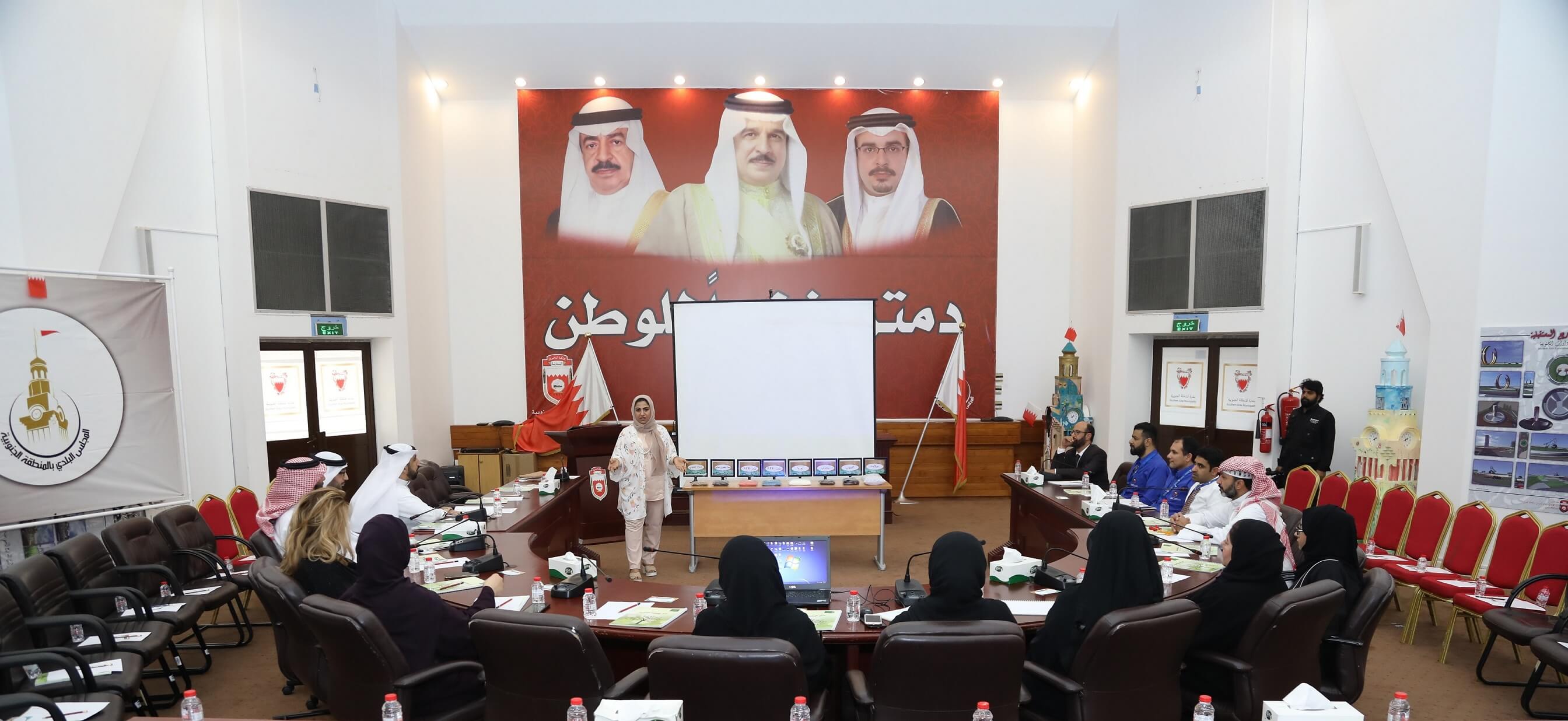 بلدية "الجنوبية" تضيء شوارعها بالزينة بالتزامن مع سباق الفورمولا1