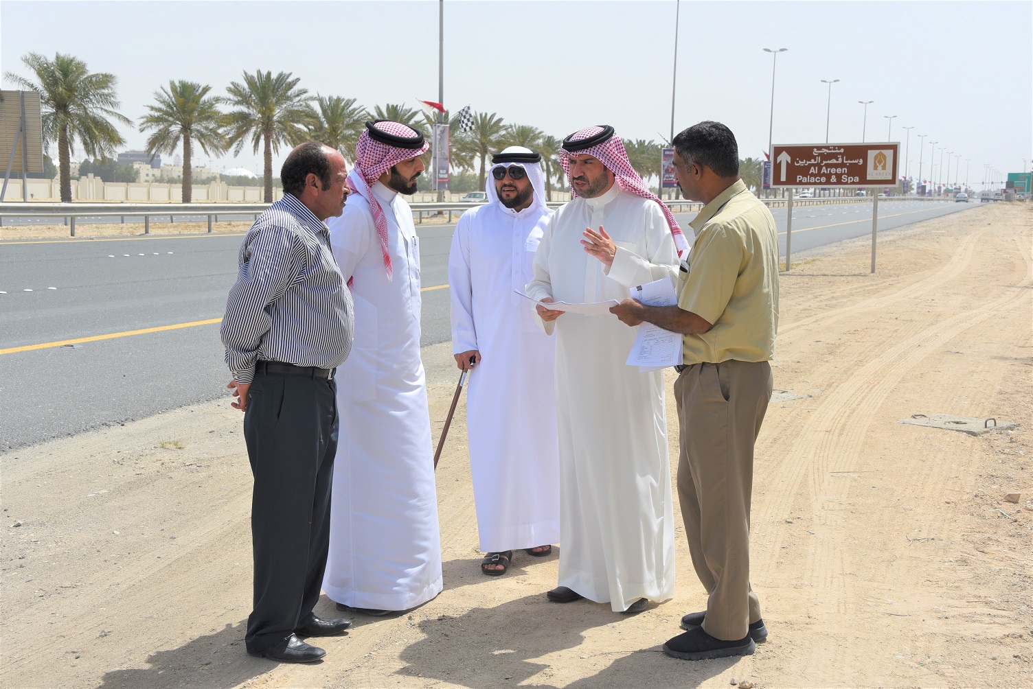 مدير عام بلدية "الجنوبية" يتفقد الشوارع المؤدية لسباق الفورمولا 1