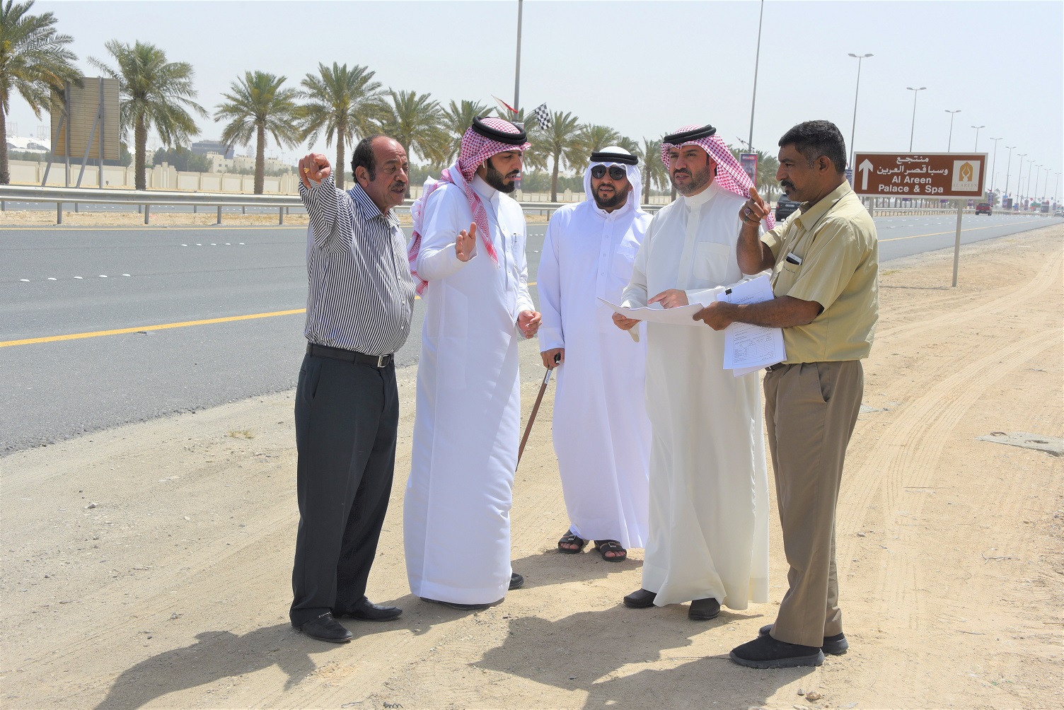 مدير عام بلدية "الجنوبية" يتفقد الشوارع المؤدية لسباق الفورمولا 1