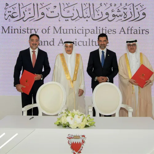 نائب رئيس مجلس الوزراء ووزير البنية التحتية يزور وزارة شؤون البلديات والزراعة