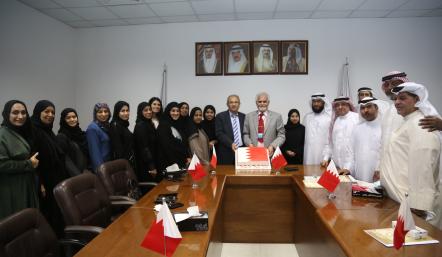 رئيس واعضاء وموظفي المجلس البلدي يحتفل بالعيد الوطني المجيد