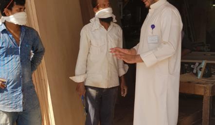 بلدية "الجنوبية" تنظم حملة على الإعلانات والملصقات المخالفة في سوق الرفاع