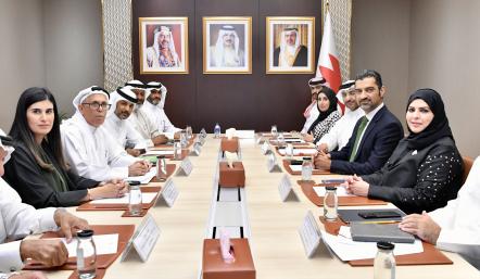 وزير شئون البلديات والزراعة يستعرض مع المجلس البلدي للمنطقة الشمالية مستجدات مشاريع المحافظة الشمالية