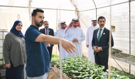 وزير شئون البلديات والزراعة يتفقد مزارع هورة عالي وتطوير مشاريع البنية التحتية الزراعية