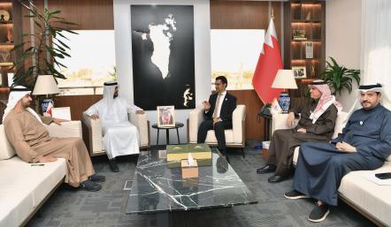 وزير شؤون البلديات والزراعة يستقبل السفير الإماراتي لدى مملكة البحرين