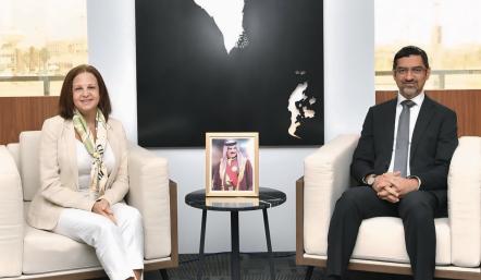 وزير شؤون البلديات والزراعة يستقبل القائم بأعمال سفارة الجمهورية اللبنانية لدى مملكة البحرين