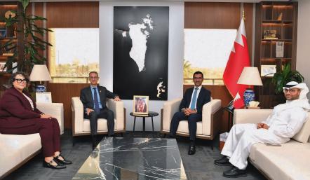وزير شؤون البلديات والزراعة يستقبل سفير الولايات المتحدة الأمريكية لدى مملكة البحرين
