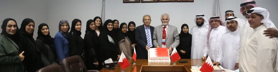 رئيس واعضاء وموظفي المجلس البلدي يحتفل بالعيد الوطني المجيد