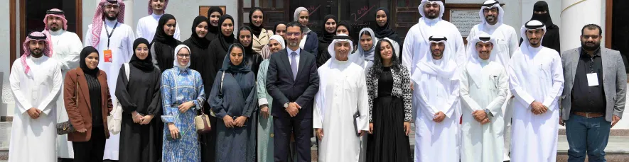 خلال لقائه بالمشاركين في برنامج (هايبو يوث)   الوزير المبارك: مبادرات حكومية متكاملة لدعم وتمكين الشباب البحريني