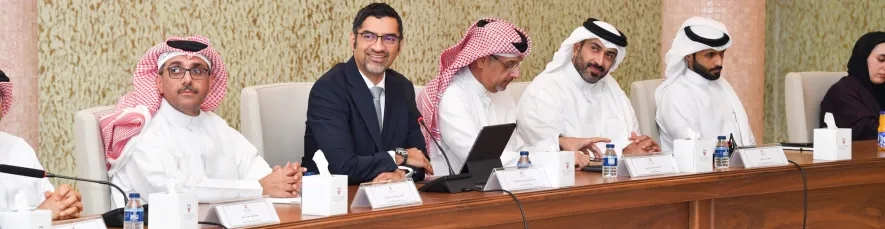 وزير شؤون البلديات والزراعة يلتقي منتسبي برنامج "هايبو يوث" ويؤكد: الاستثمار في الشباب ركيزة لمواصلة التنمية
